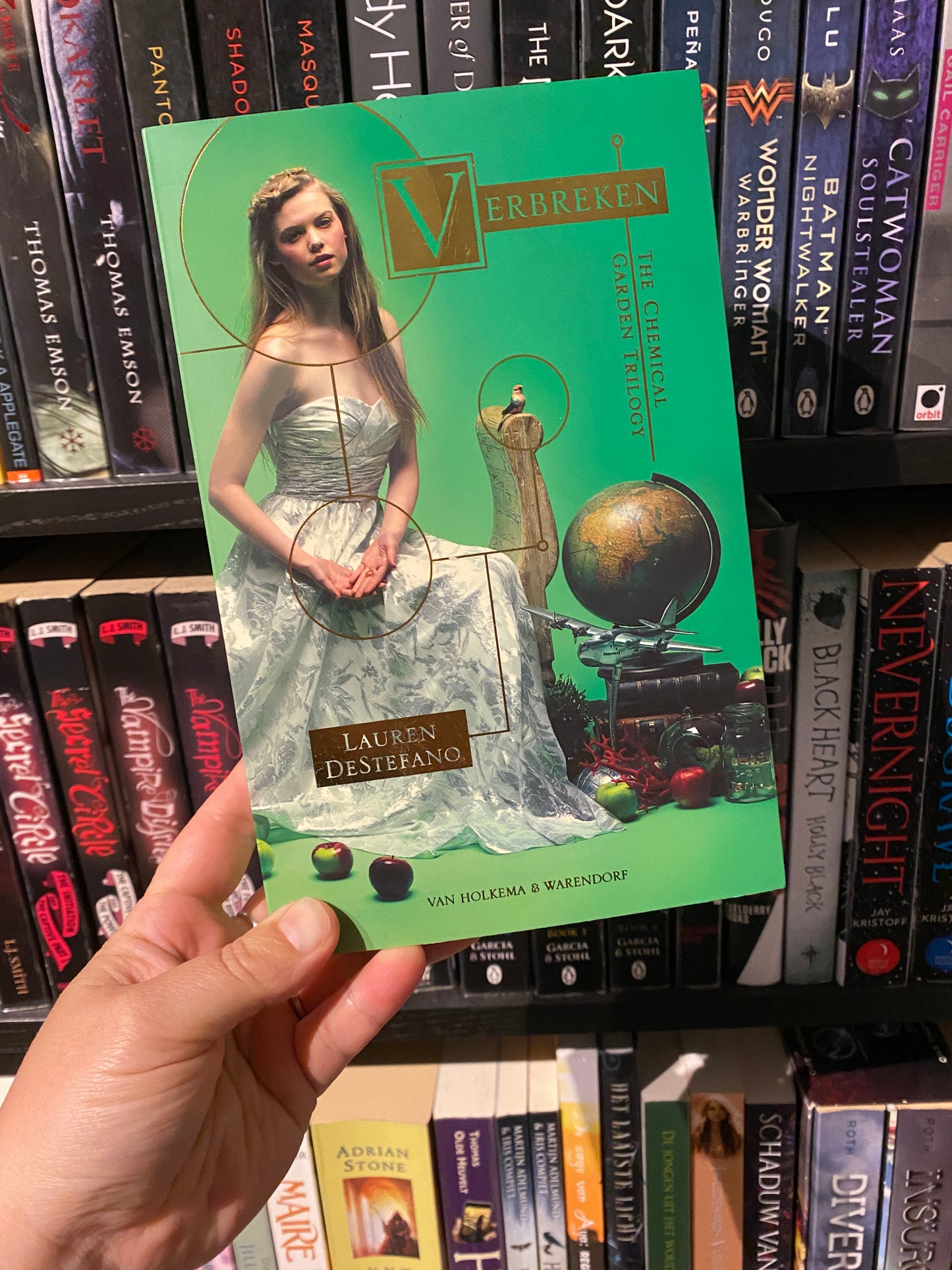 Verbreken, boek 2 in The Chemical Garden Trilogy van Lauren DeStefano Sfeerbeeld