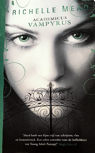 Academicus Vampyrus, boek 1 in de Vampire Academy serie door Richelle Mead
