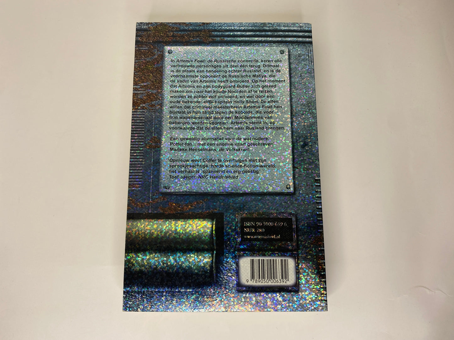 Artemis Fowl De Russische Connectie van Eoin Colfer, ISBN: 9789050006392, achterkant