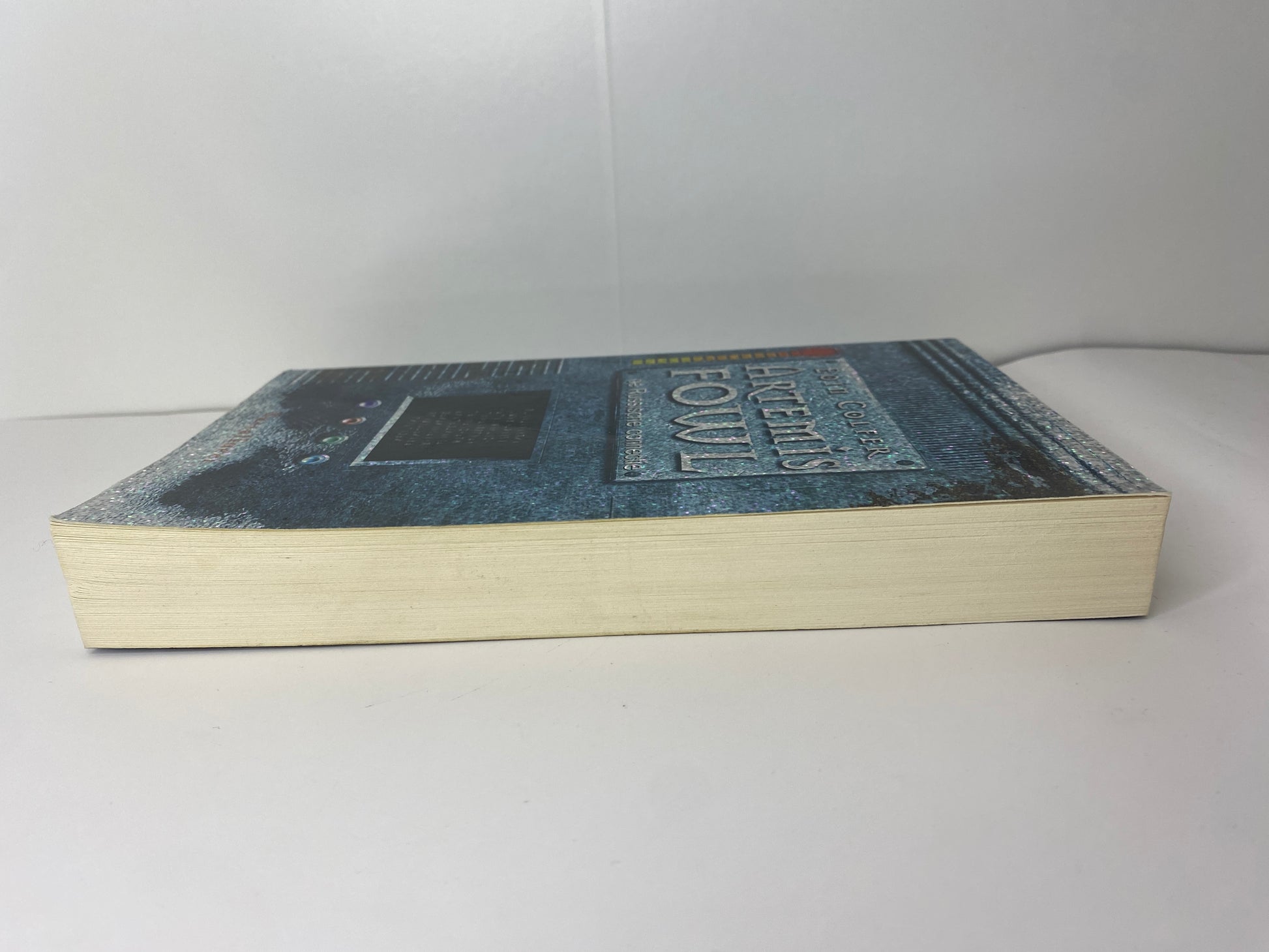 Artemis Fowl De Russische Connectie van Eoin Colfer, ISBN: 9789050006392, zijkant
