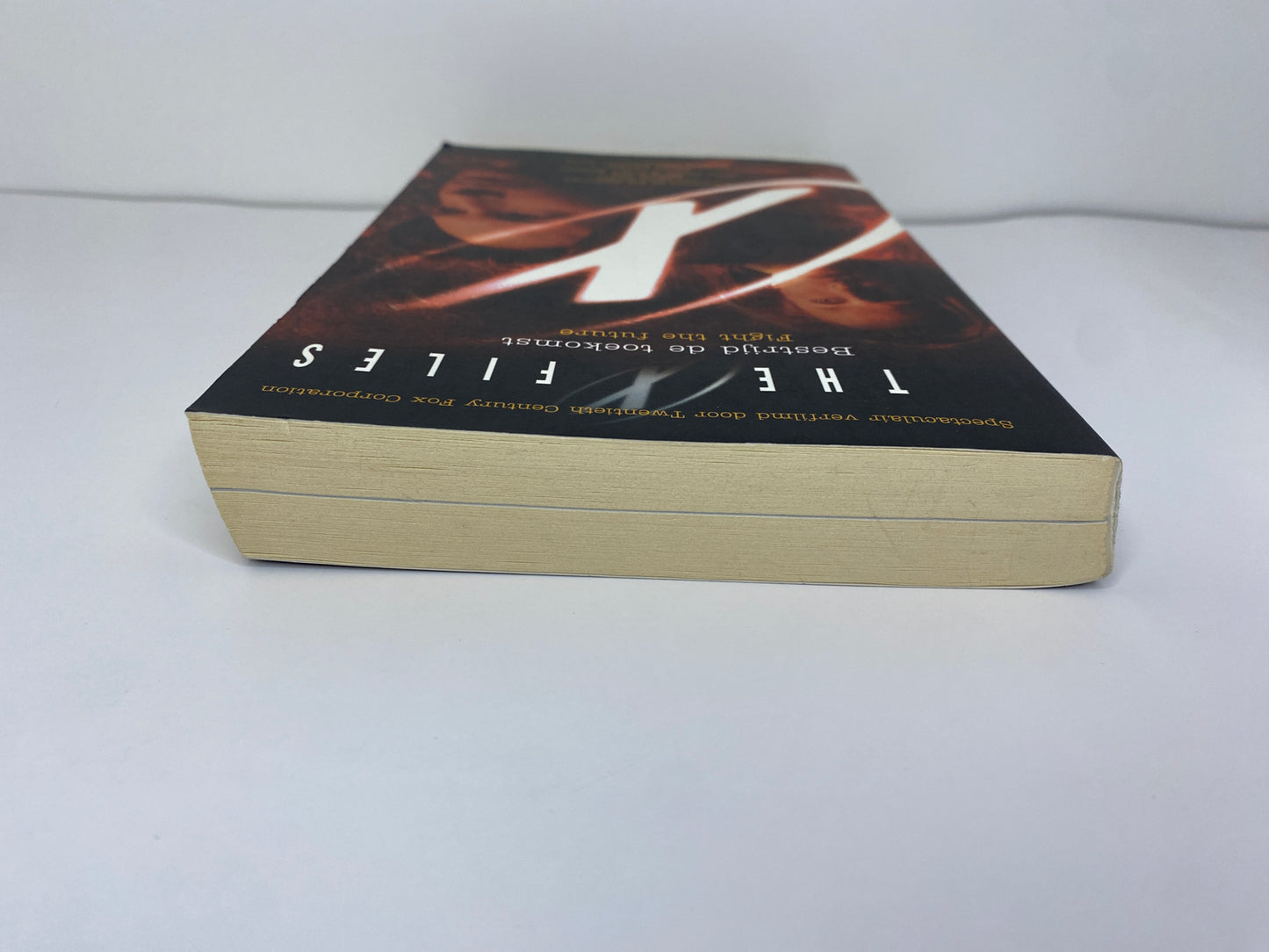 Bestrijd De Toekomst, boek 7 in de X-Files serie, door Chris Carter, ISBN: 9789021534657, bovenkant