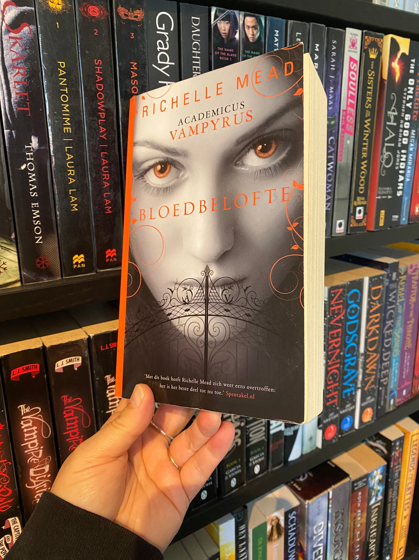 Bloedbelofte, Richelle Mead, Academicus Vampyrus, boek 4, paranormal romance, urban fantasy, low fantasy