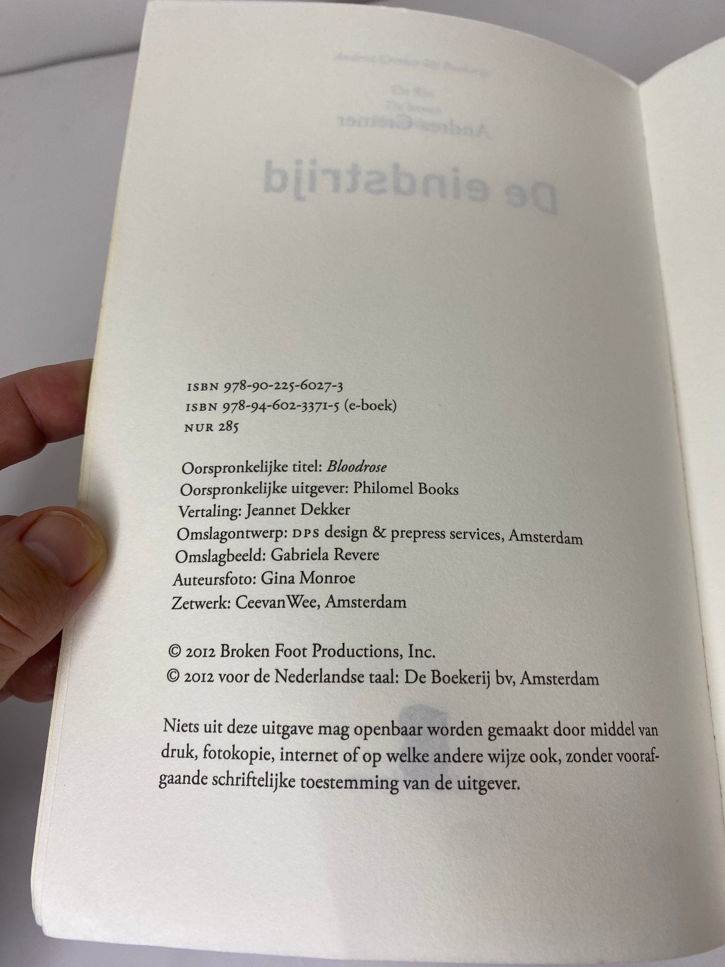 De Eindstrijd, boek 3 in de Nachtschade serie van Andrea Cremer, ISBN: 9789022560273, infopagina