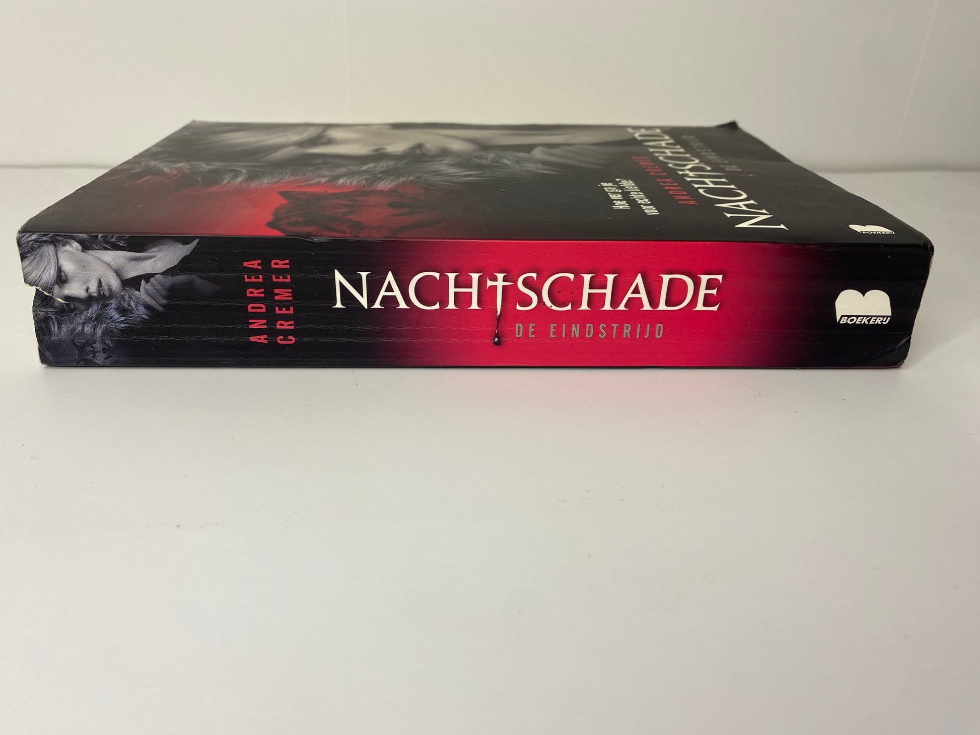 De Eindstrijd, boek 3 in de Nachtschade serie van Andrea Cremer, ISBN: 9789022560273, rug