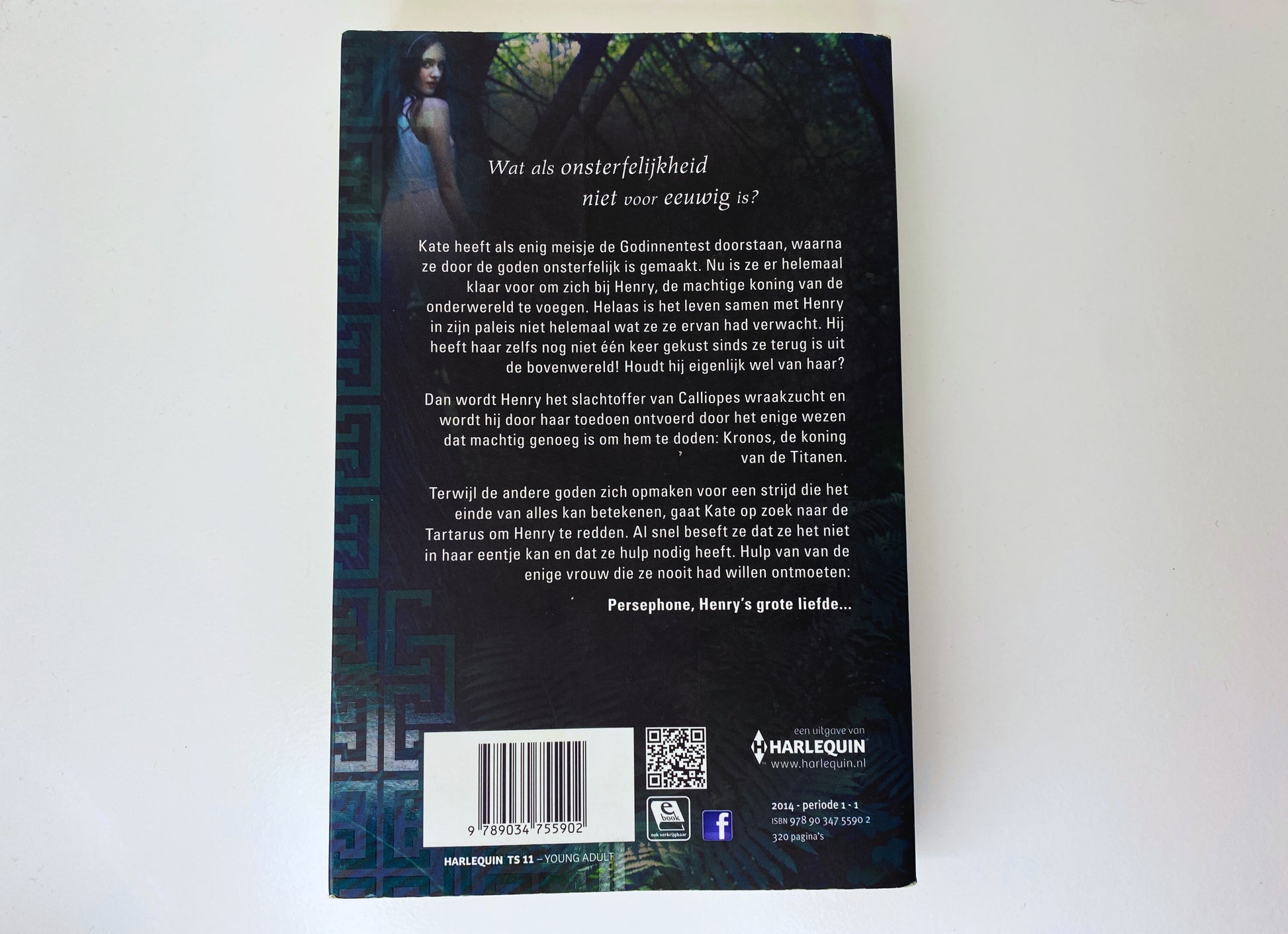 De Godinnenwraak, boek 2 in De Godinnentest trilogie van Aimée Carter, ISBN: 9789034755902, achterkant