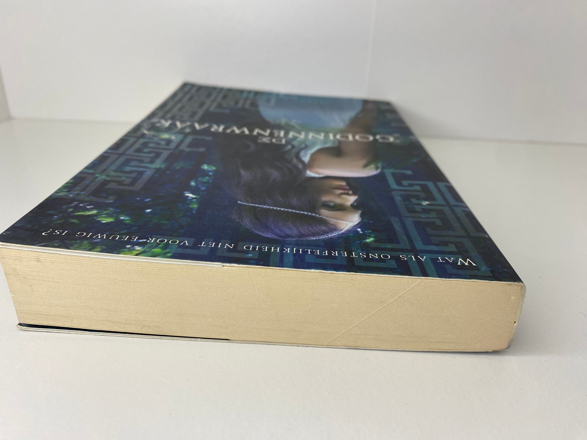 De Godinnenwraak, boek 2 in De Godinnentest trilogie van Aimée Carter, ISBN: 9789034755902, bovenkant