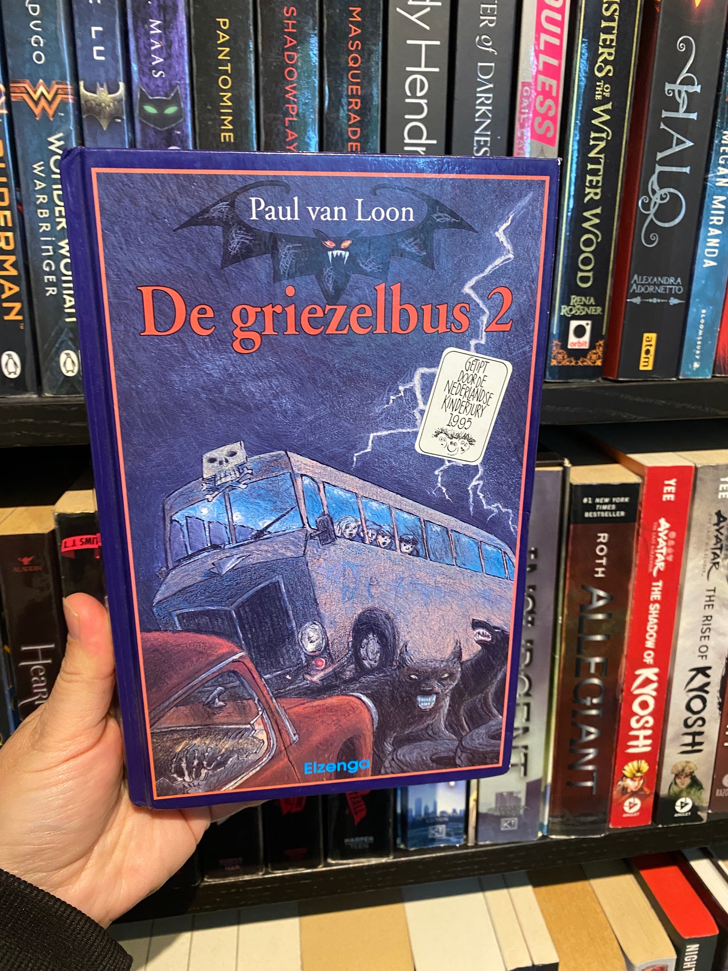 Griezelbus 2  van Paul van Loon, De Griezelbus boek 2, ISBN: 9789066921313,  sfeerbeeld