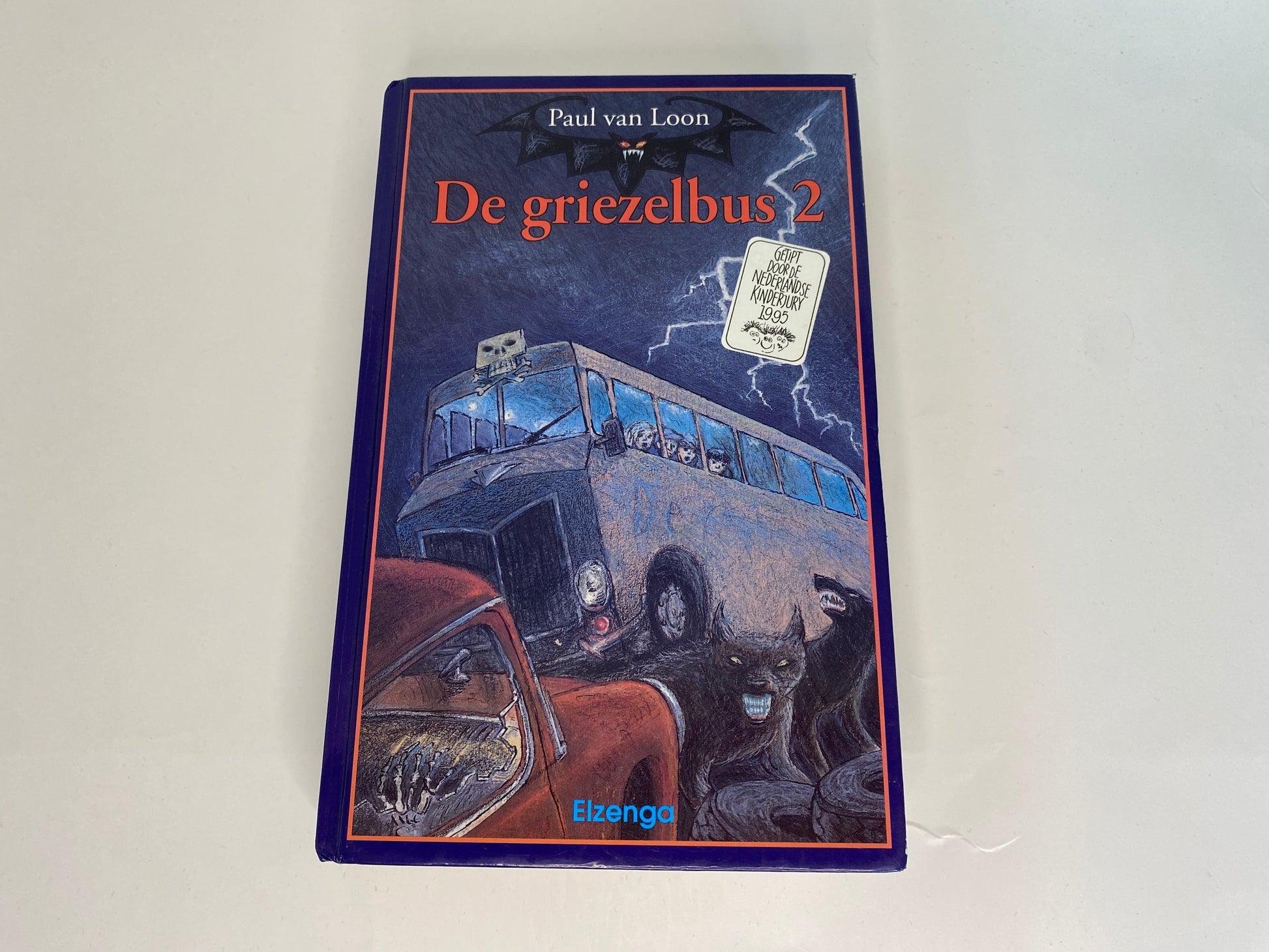 Griezelbus 2  van Paul van Loon, De Griezelbus boek 2, ISBN: 9789066921313,  voorkant