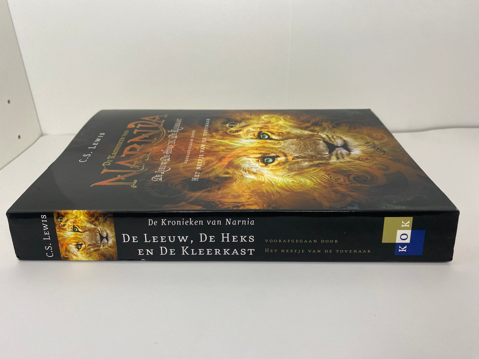 De Leeuw, De Heks, en de Kleerkast van C.S. Lewis, ISBN: 9789043511728 rug