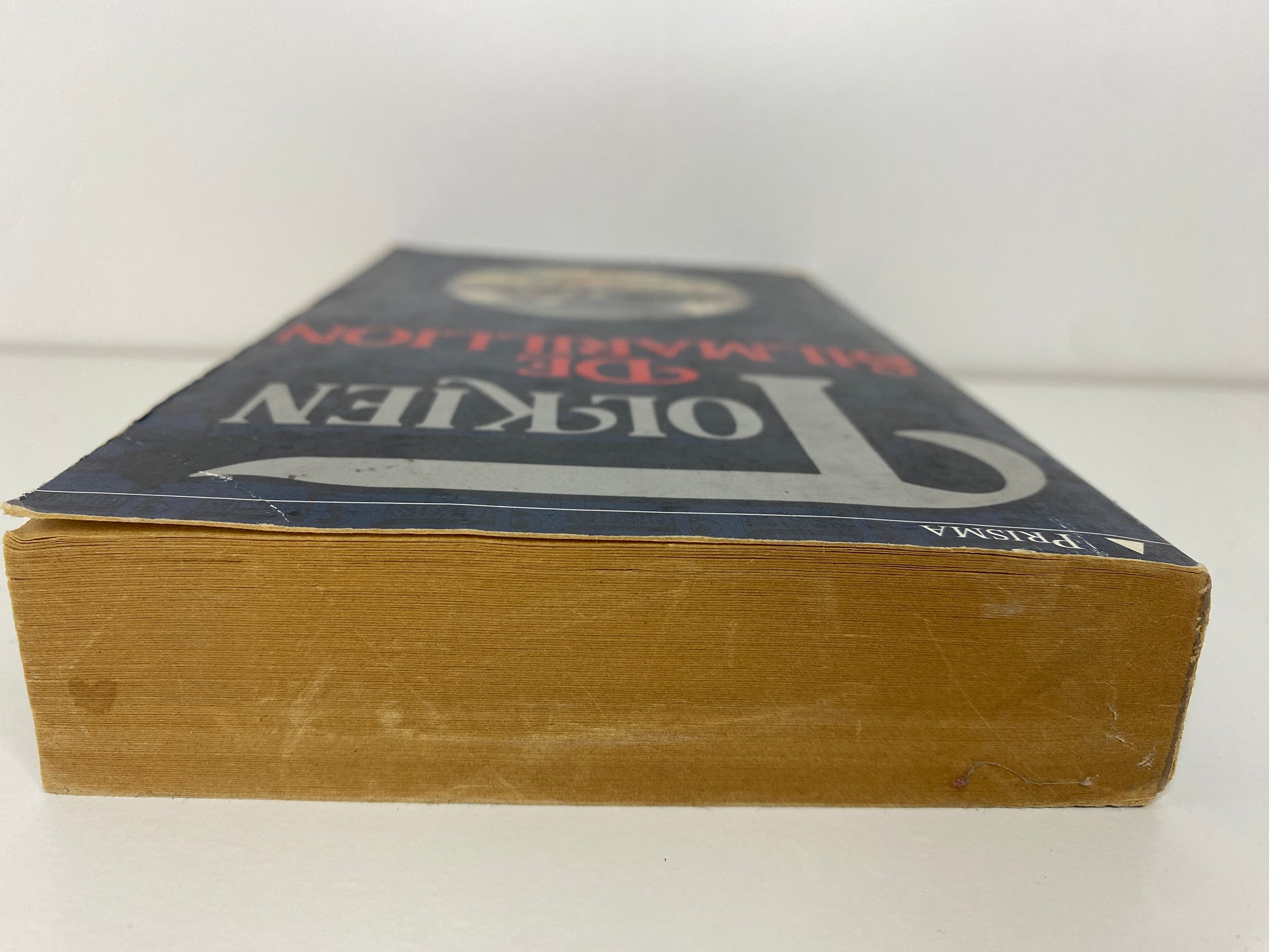 De Silmarillion by J.R.R. Tolkien, ISBN: 9027410437 bovenkant