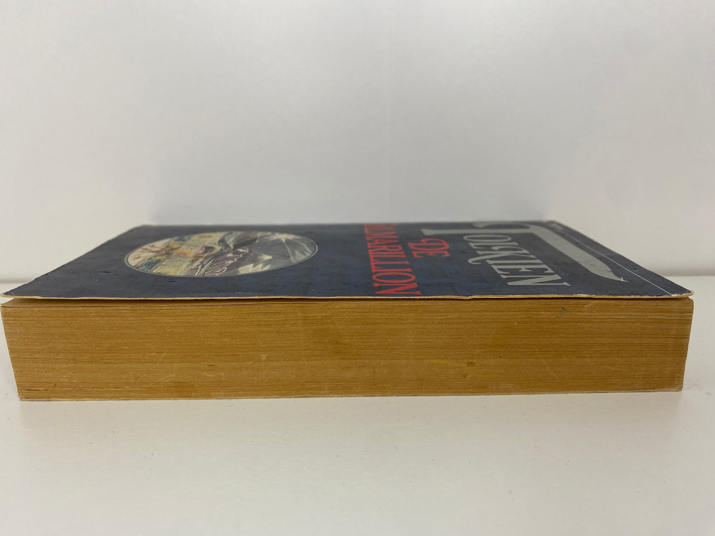 De Silmarillion by J.R.R. Tolkien, ISBN: 9027410437 snede zijkant