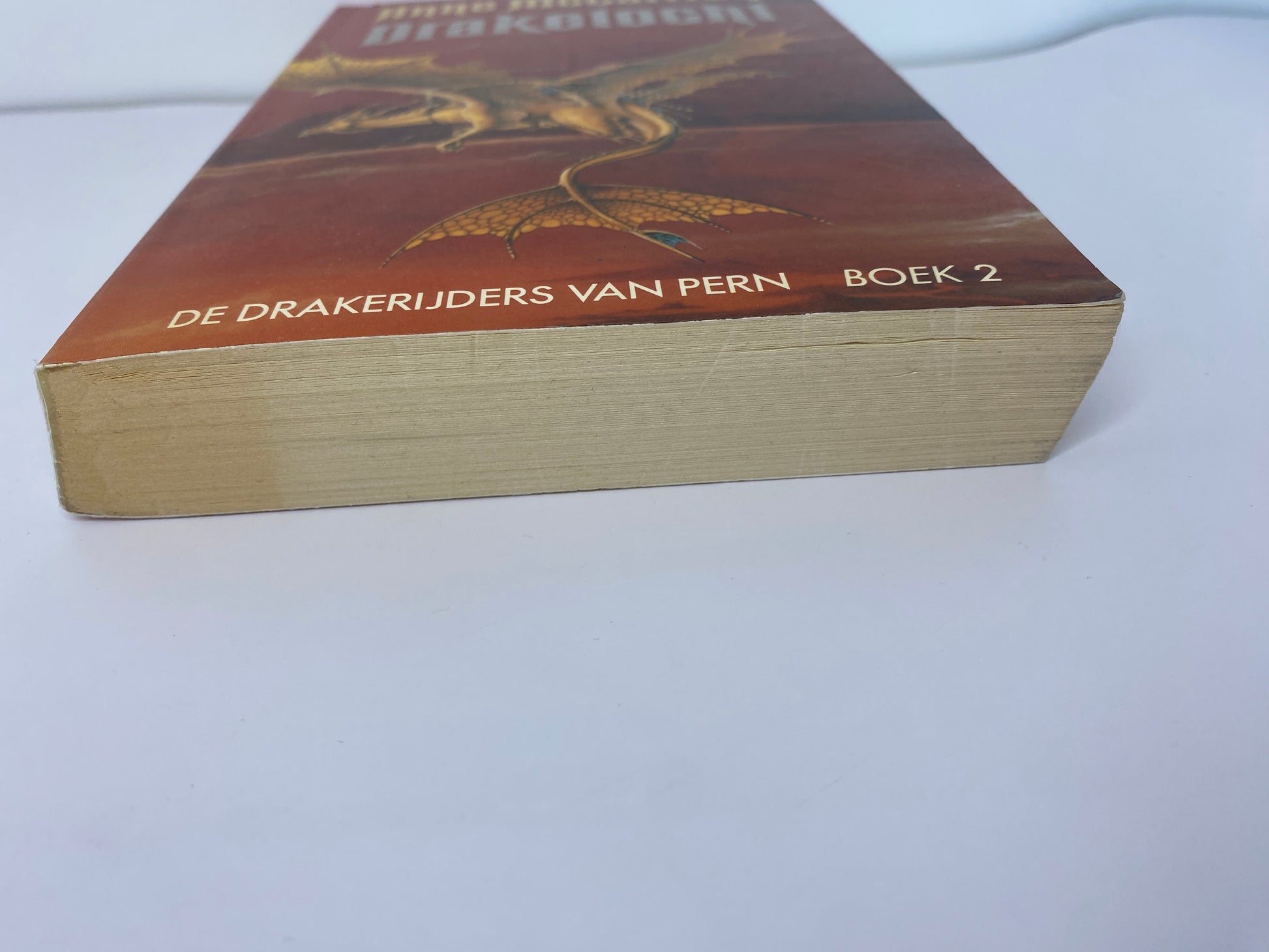 Draketocht van Anne McCaffrey, boek 2 in de Drakerijders van Pern, ISBN: 9789022512425 onderkant