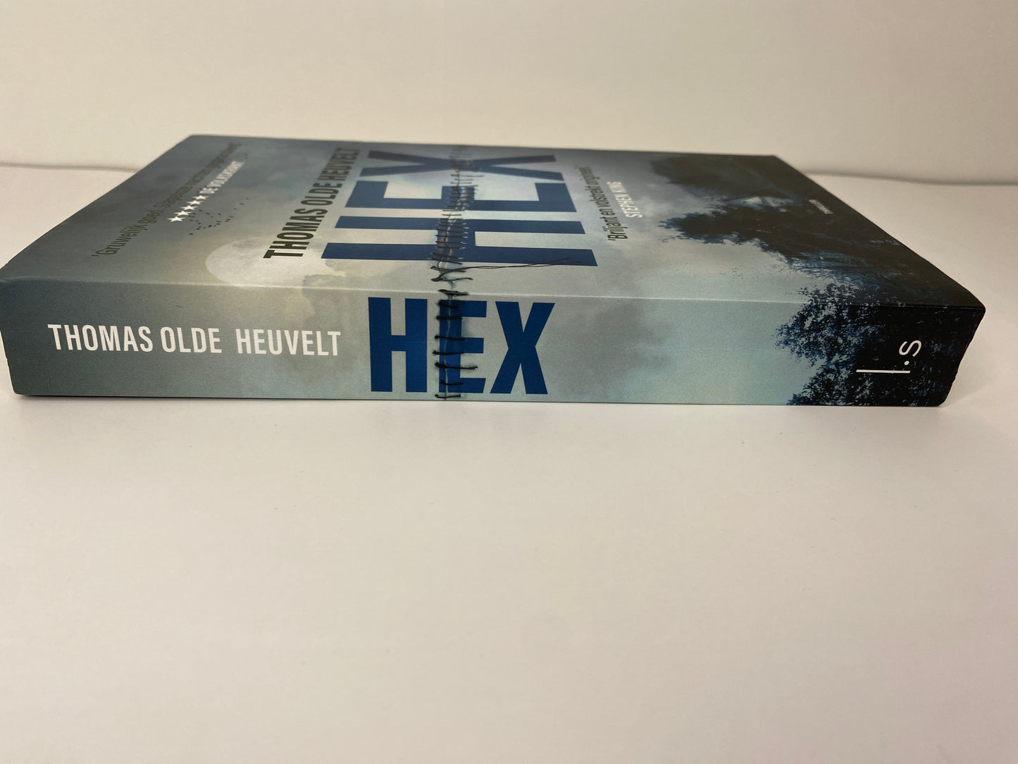 Hex van Thomas Olde Heuvelt, ISBN: 9789024573349, rug