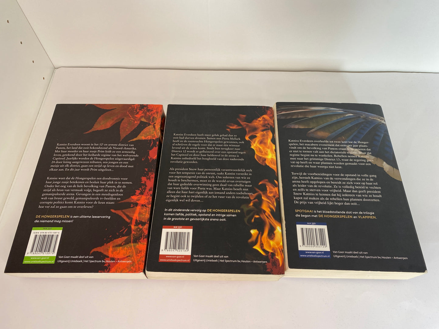 De Hongerspelen bundel boek 1-3 - Suzanne Collins - Paperback - conditie: redelijk