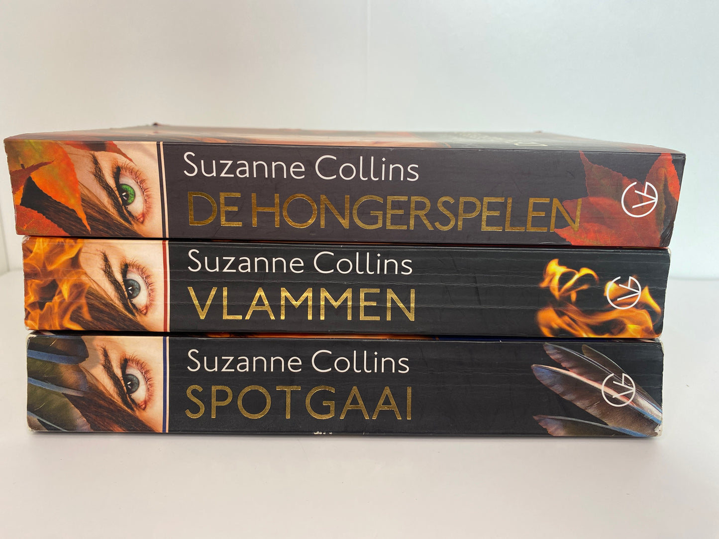 De Hongerspelen bundel boek 1-3 - Suzanne Collins - Paperback - conditie: redelijk