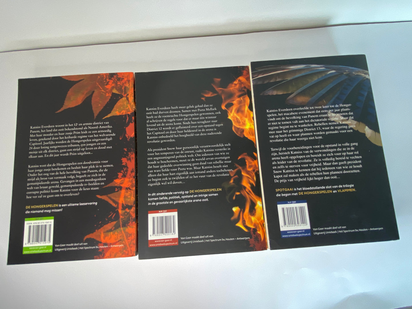 De Hongerspelen - boek 1 -3 - Suzanne Collins - bundel - conditie: matig