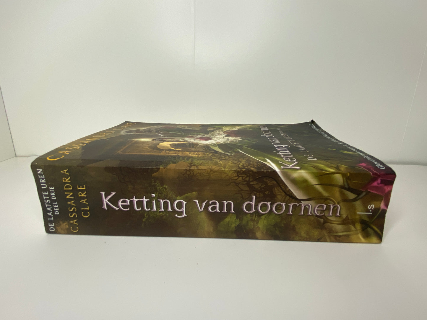 Ketting van Doornen, boek 3 in De Laatste Uren van Cassandra Clare, ISBN 9789021041384 rug