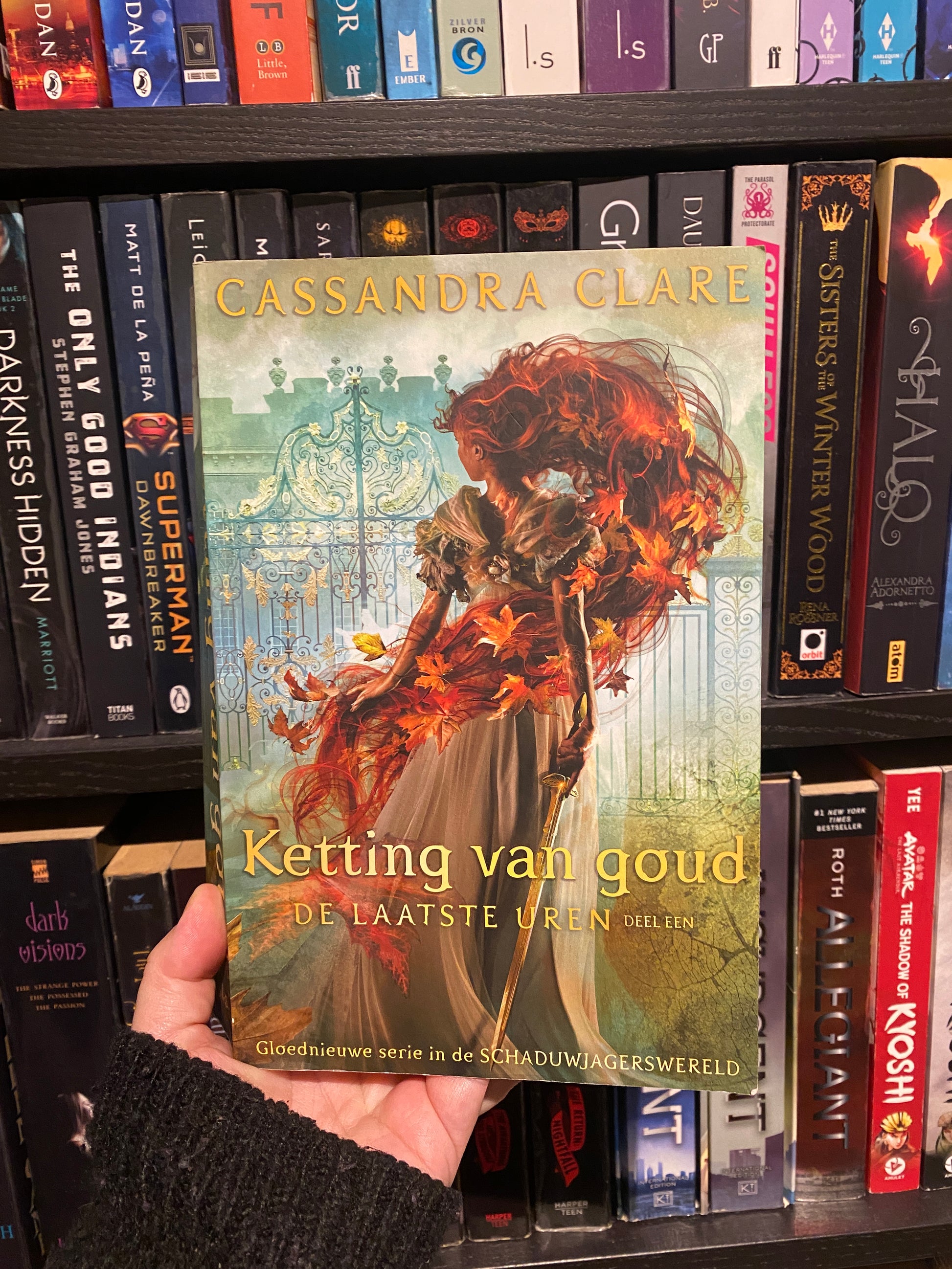 Ketting van Goud, boek 1 in De Laatste Uren trilogie van Cassandra Clare, ISBN: 9789024594856, sfeerbeeld