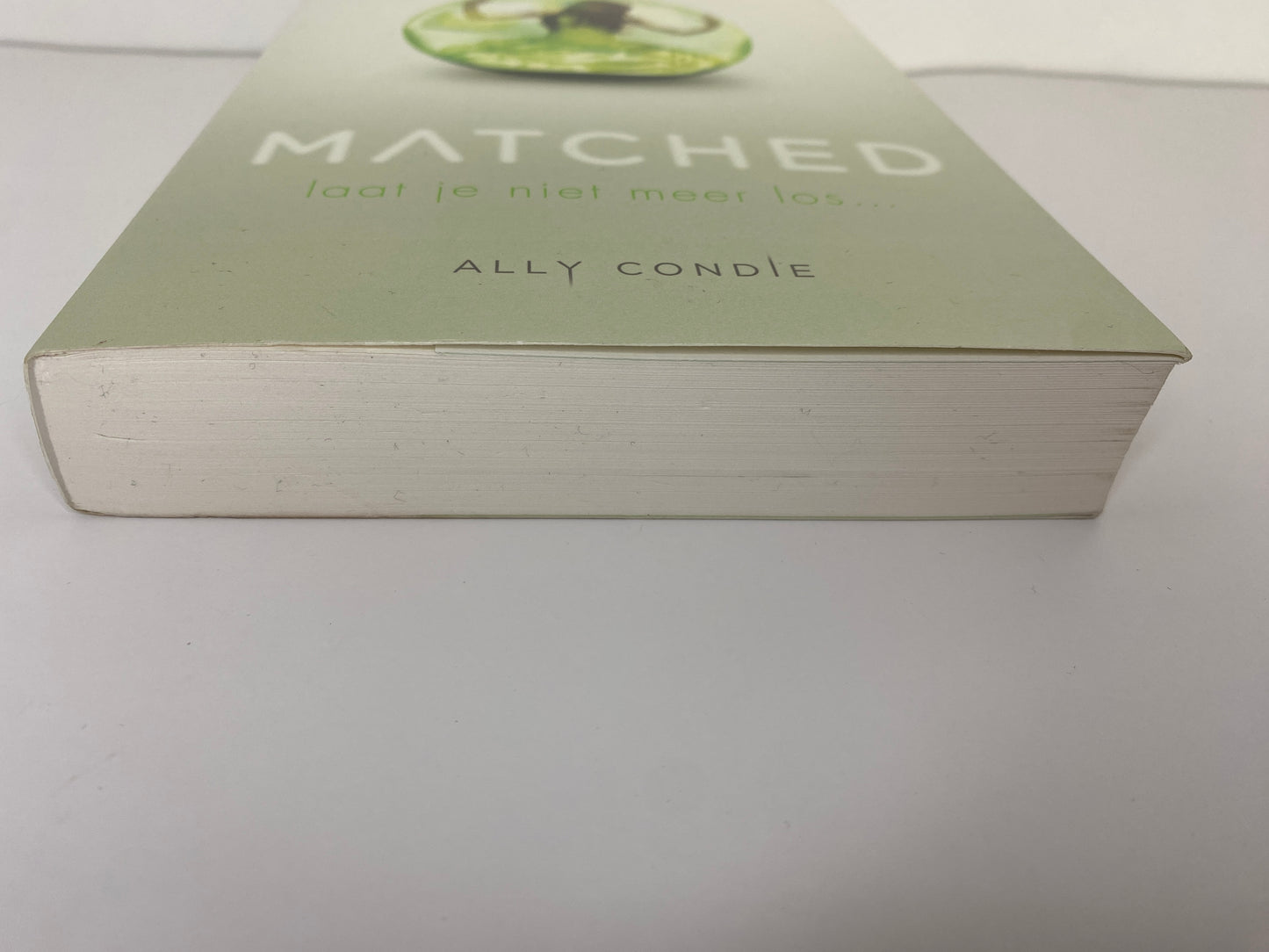 Matched van Ally Condie, boek 1 in de Matched trilogie, ISBN: 9789047703198, onderkant