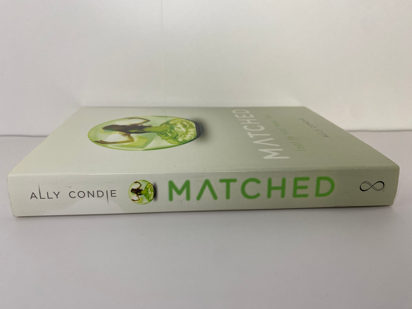 Matched van Ally Condie, boek 1 in de Matched trilogie, ISBN: 9789047703198, rug