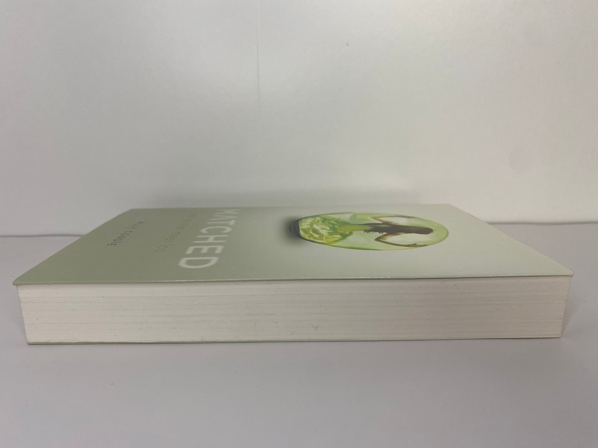 Matched van Ally Condie, boek 1 in de Matched trilogie, ISBN: 9789047703198, zijkant