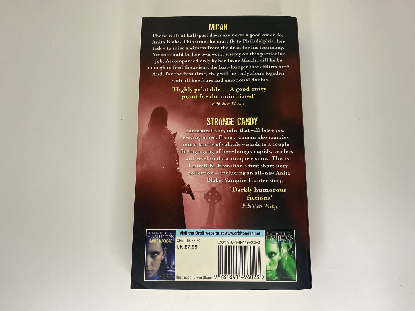 Micah and Stange Candy by Laurell K. Hamilton, book 13 and 0.5 in the Anita Blake, Vampire Hunter series, ISBN: 9781841496023, achterkant