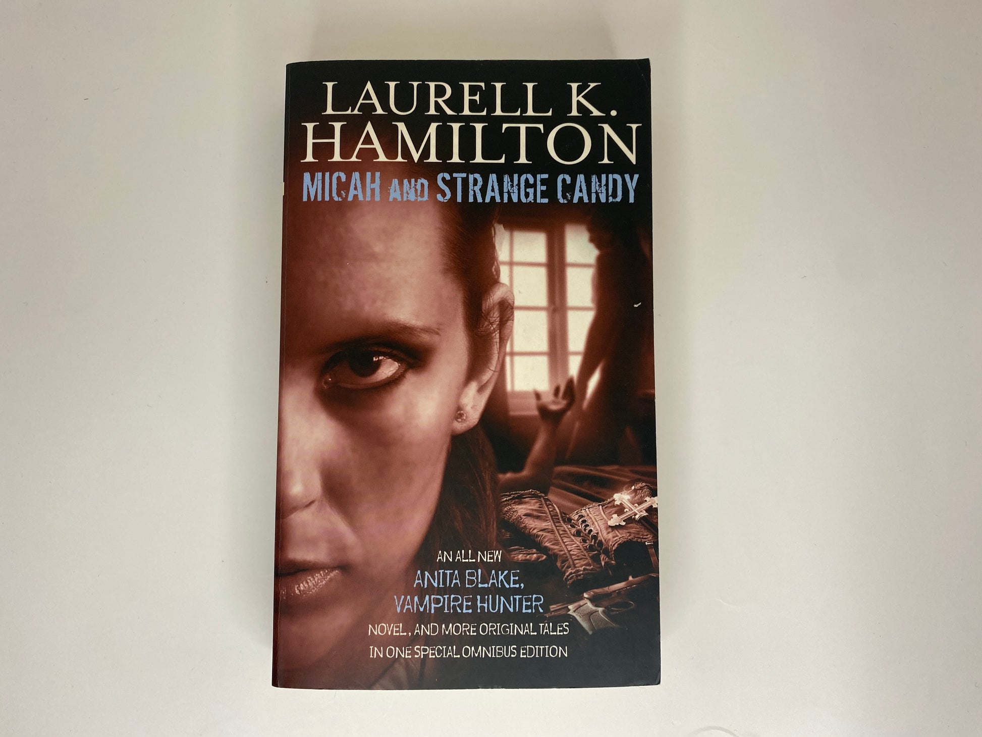 Micah and Stange Candy by Laurell K. Hamilton, book 13 and 0.5 in the Anita Blake, Vampire Hunter series, ISBN: 9781841496023, voorkant