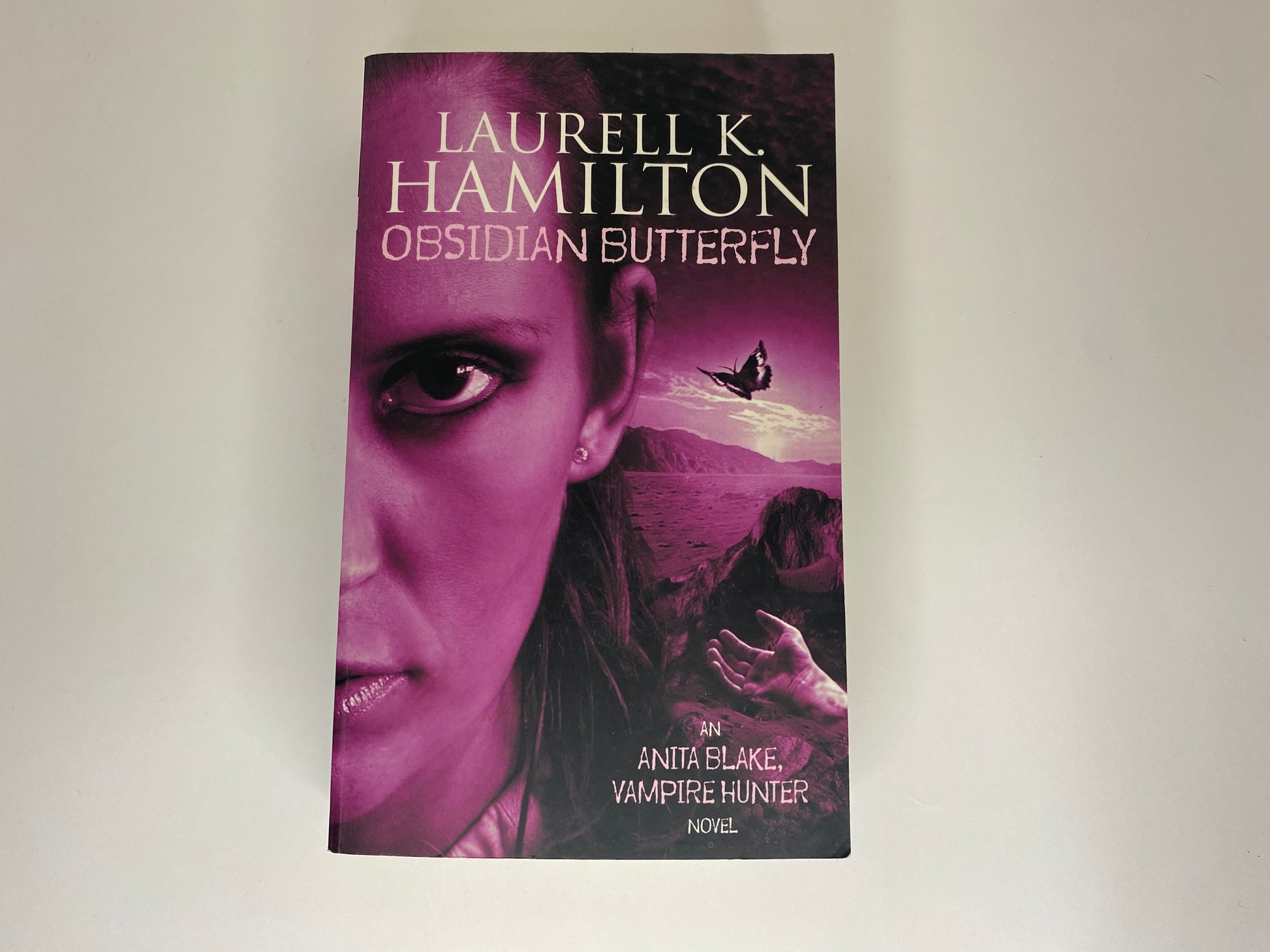 Obsidian Butterfly by Laurell K. Hamilton, book 9 in the Anita Blake Vampire Hunter series, ISBN: 9781841491325, voorkant