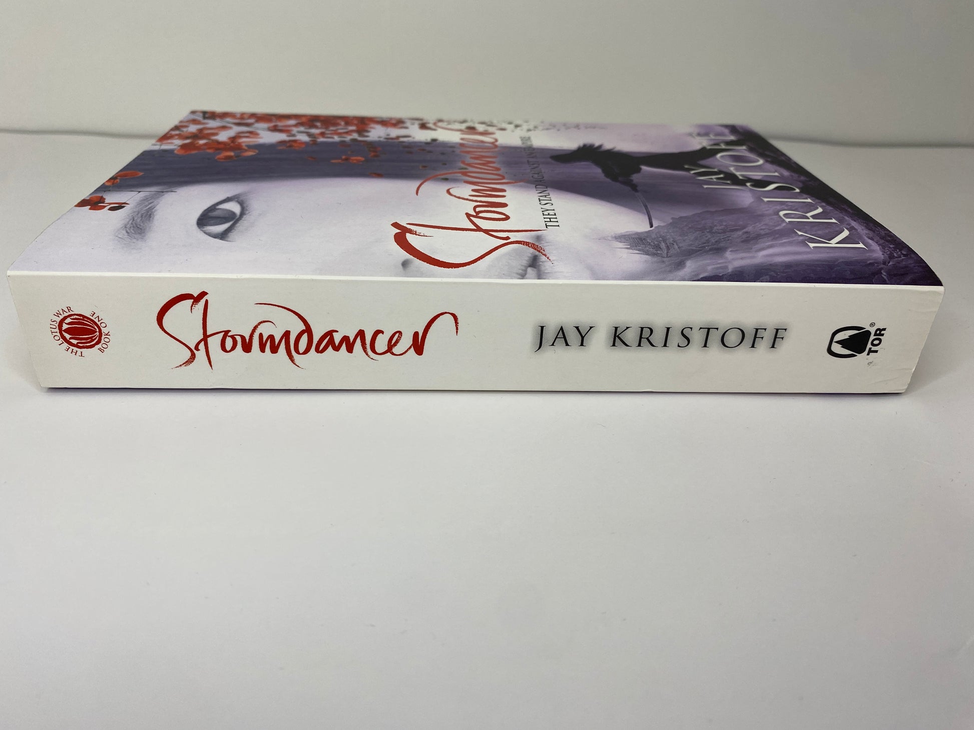 Stormdancer by Jay Kristoff, Book 1 in the Lotus Wars, ISBN: 9781447200499, rug