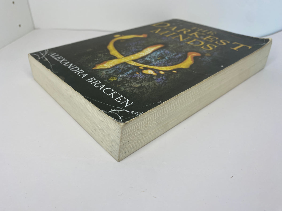 The Darkest Minds by Alexandra Bracken, ISBN: 9781423159322, bottom