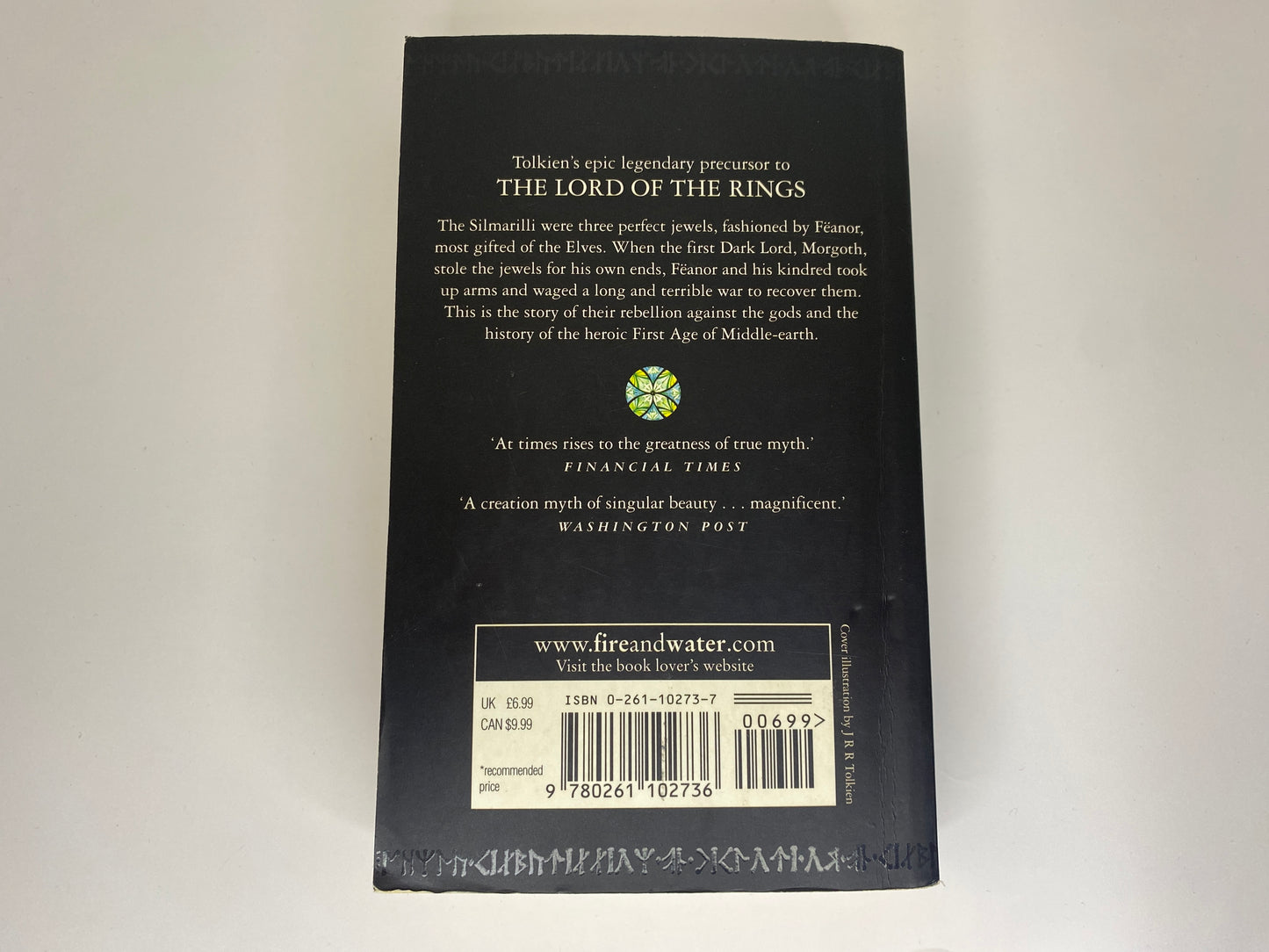 The Silmarillion by J.R.R. Tolkien, ISBN: 9780261102736 achterkant