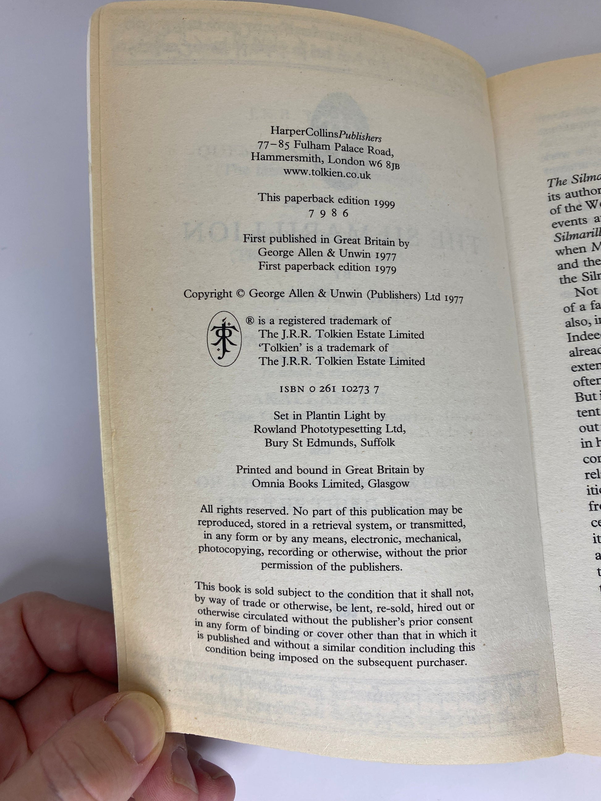 The Silmarillion by J.R.R. Tolkien, ISBN: 9780261102736, infopagina