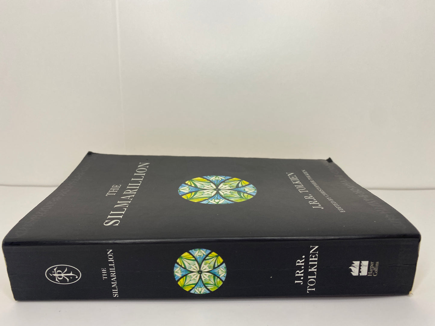 The Silmarillion by J.R.R. Tolkien, ISBN: 9780261102736, rug