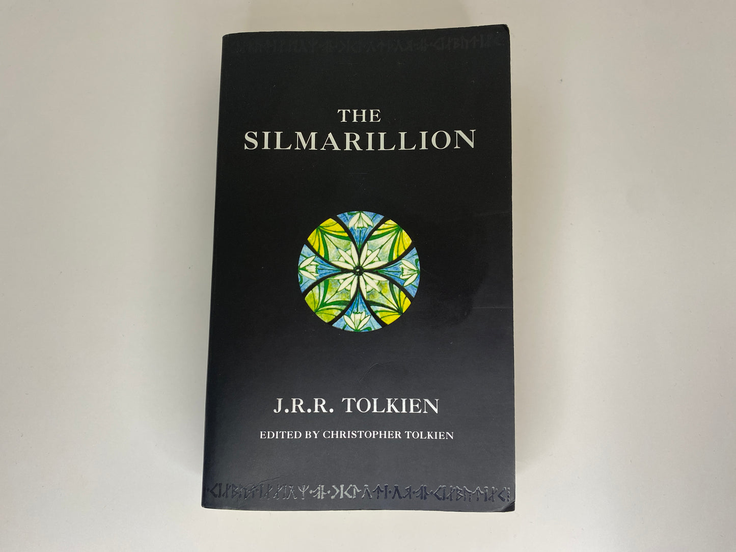 The Silmarillion by J.R.R. Tolkien, ISBN: 9780261102736, voorkant