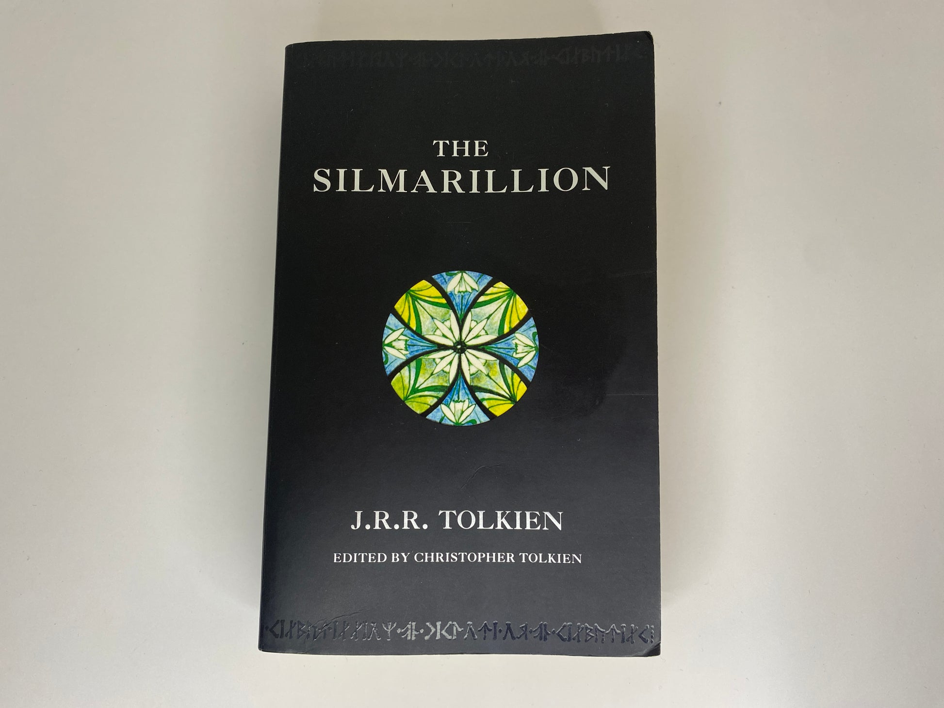 The Silmarillion by J.R.R. Tolkien, ISBN: 9780261102736, voorkant