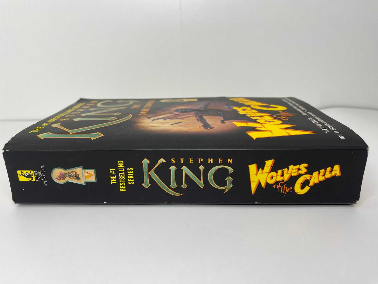 Wolves of the Calla by Stephen King, book 5 in the dark tower, ISBN: 9780743496575  spine