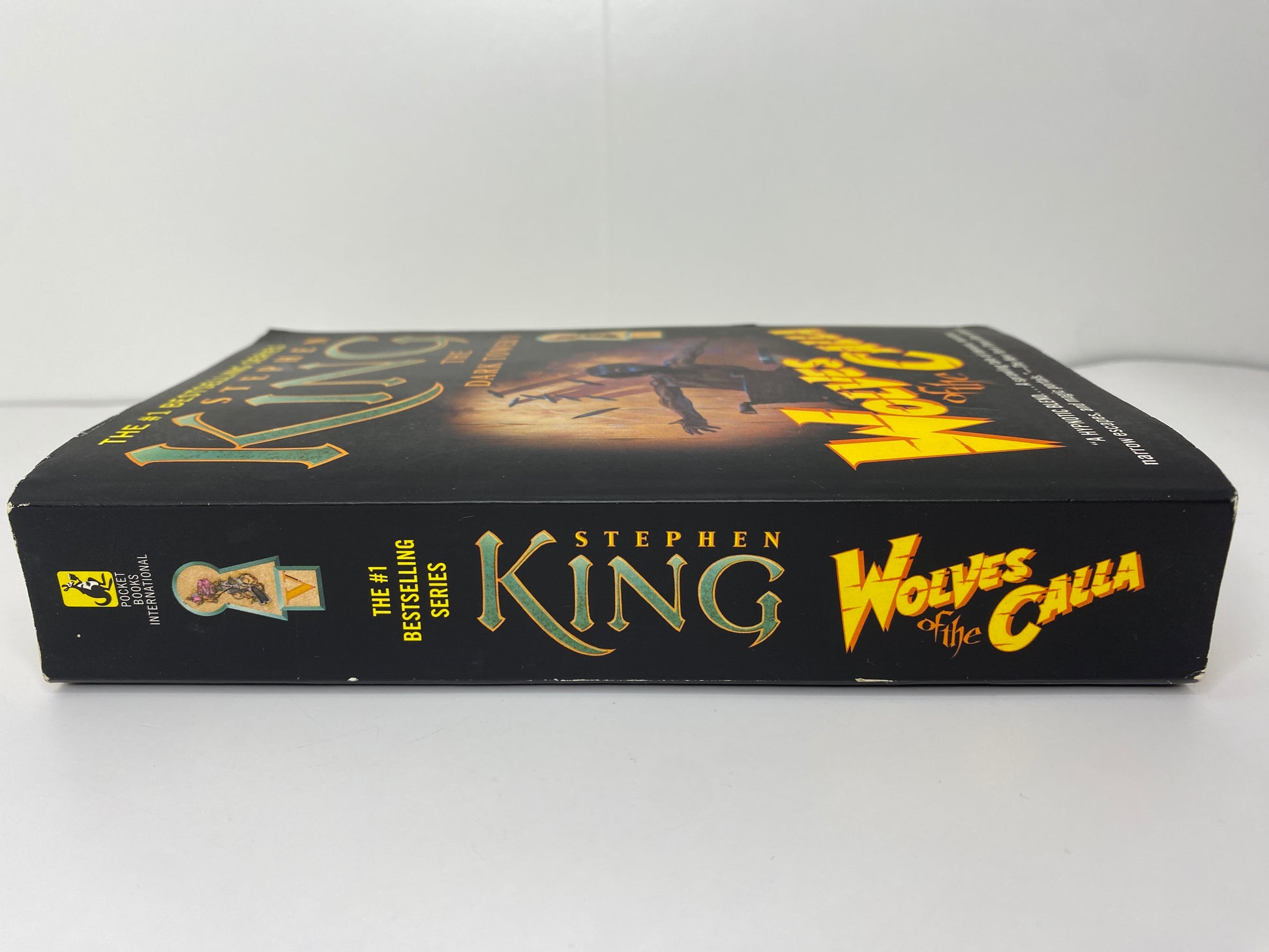 Wolves of the Calla by Stephen King, book 5 in the dark tower, ISBN: 9780743496575  spine