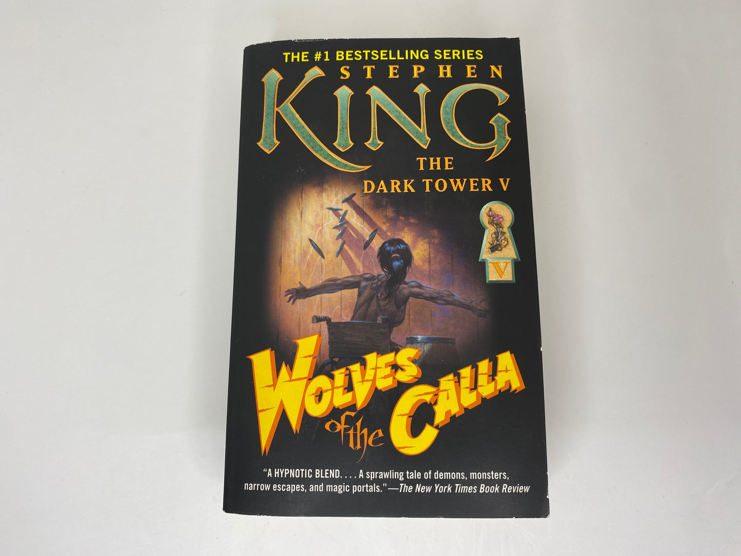 Wolves of the Calla by Stephen King, book 5 in the dark tower, ISBN: 9780743496575  front