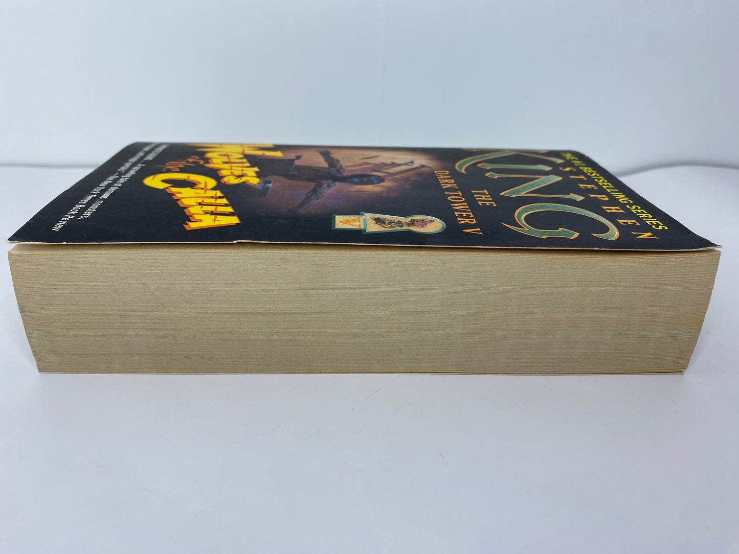 Wolves of the Calla by Stephen King, book 5 in the dark tower, ISBN: 9780743496575  side